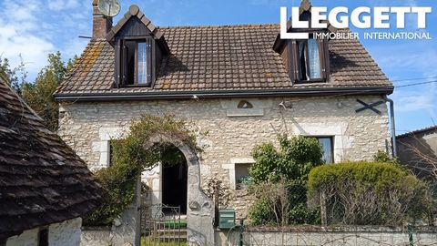 A20630PTK36 - Charming country cottage tucked away in a hamlet in the sought-after Parc de la Brenne, a regional nature park renowned for its wildlife and outdoor sports activities. The property offers 2 bedrooms with a further single bed on a genero...