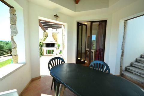 Chic and spacious, this elegant holiday home in Alghero has 2 bedrooms, which can accommodate 6 people. Ideal for a large family coming for refreshing holiday, it features a shared swimming pool, to take a few laps and a shared garden to enjoy the co...