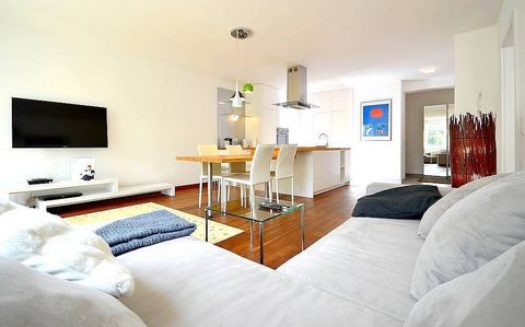 Are you looking for modern yet cosy accommodation for your time in Vienna? This beautiful flat offers everything you need to feel at home.  In addition to the high-quality wooden flooring, the flat is particularly impressive due to its tasteful furni...