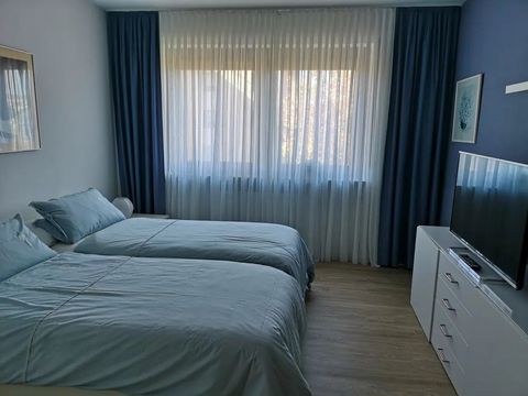 Very nice apartment. Centrally located. 1 minute to the bus stop. The city center of Würzburg can be reached in 10 minutes by car. The highways in all directions are conveniently connected. Parking space is available in front of the house. Equipment ...