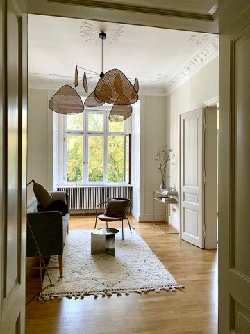 The exclusive 3-room-apartment is mainly equipped with Danish design classics and carefully selected vintage pieces. It is situated on the first floor of a stunning 1905 art nouveau building. The Mannheim university and central station are within wal...