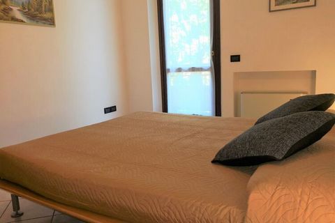 Dit appartement in Lazise bij het Gardameer heeft 1 slaapkamer en is geschikt voor een gezin. Het appartement is onderdeel van een complex waar onder andere een zwembad met een kindergedeelte is.