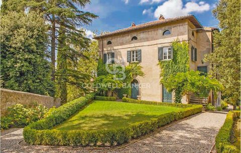 Suggestive historic villa located in the municipality of Lari, dating back to the nineteenth century, with a vast land of approximately 20 hectares, including vineyards and arable land. The generously sized building covers an area of approximately 10...
