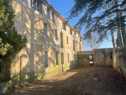The property for sale is located in Nepi, in the Settevene area and it is a compendium consisting of a hotel on three levels above ground with a total of 24 rooms each with private bathroom, with the possibility of creating a restaurant and a bar. . ...
