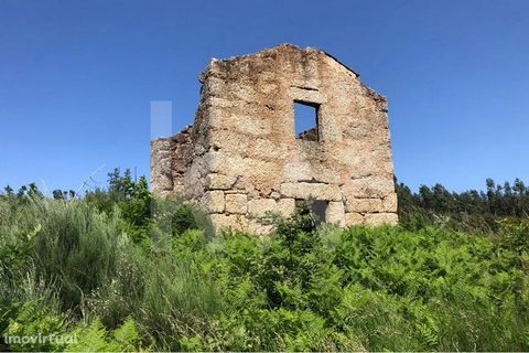 Ideal for those looking to rebuild a house or put a motorhome on the land! Non-urbanizable land with 1 ruin and 1,810m2 (in georeferencing it is 2,260m2) Are there no neighbors nearby? Discovery and good landscapes, peace and excellent sun exposure. ...