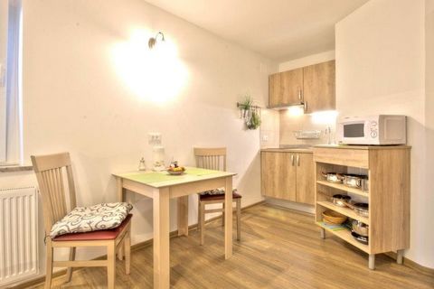 Con vibes acogedores y casuales en medio de un entorno natural, este hermoso apartamento en Bled, tiene capacidad para 4. Este establecimiento, situado cerca de la lago y el centro de la ciudad, cuenta con una barbacoa y es el lugar perfecto para des...