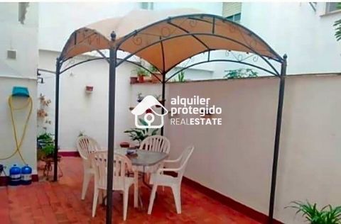 This flat is at Carrer Santa Rosa, 03802, Alcoi, Alicante, is in the district of Santa Rosa , on floor 1. It is a flat that has 142 m2 of which 128 m2 are useful and has 4 rooms and 2 bathrooms. Besides, it includes storage room, wardrobe, balcón, ex...