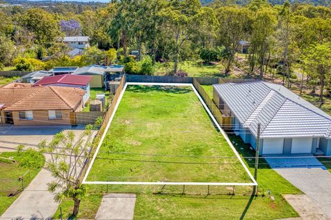 Watch your investment grow whilst enjoying the lifestyle that Bellbird Park and its surrounds has to offer. Design your own home and raise your family in a lovely area surrounded by trees and birds. Wander down to spectacular Moodai Reserve for a rel...