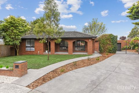 Outstanding opportunity in a sought-after pocket of Endeavour Hills. Flawless inside and out this Excellent home represents high level of quality for buyers desiring the finest home in a quiet, family friendly court. Freshly renovated with a flair fo...