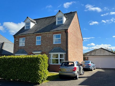 This 3 storey property occupies a pleasant position within this quiet cul de sac and offers good sized bedroom sizes along with a versatile family living space to the ground floor. The ground floor comprises of a entrance hallway giving access to the...