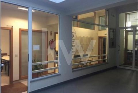Office for sale in the center of Lamego, next to the Escadório do Remédios. Consisting of several rooms, private bathroom M/F. Air Conditioning Installation, Technical Rail in all rooms. Intrusion detection, switchboard and Fire Detection Center with...