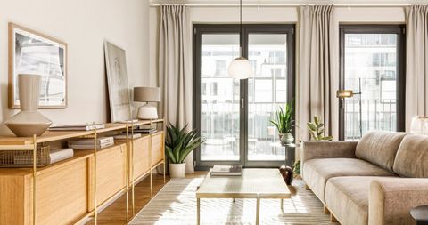 This beautiful new construction project is located near Kurfürstendamm, in the most popular area of Berlin. The popular Winterfeldmarkt, with regional products ranging from fresh food to handmade jewelry, is just a ten-minute walk away. Another highl...