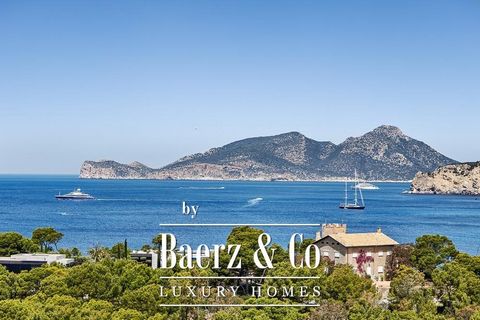 Villa Vista Dragonera, located in one of the best areas of the coveted Port d'Andratx. It offers an authentic Mallorcan design with dream views over the coast, the sea towards Dragonera Island. This exceptional house extends over 2 floors, with 3 bed...