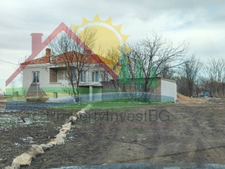 Price: €46.500,00 District: Elhovo Category: House Area: 90 sq.m. Plot Size: 1400 sq.m. Bedrooms: 1 Bathrooms: 1 Location: City Renovated and READY TO LIVE house with a living area of 90 sq.m., Annex with separate entrance: entrance hall/corridor, fu...