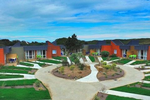 Only the dunes separate you from the kilometer-long sandy beach of the Côte d'Opale. The family-friendly holiday complex is only a few kilometers from the center of Calais and consists of ground-level terraced houses. There is fun and leisure activit...
