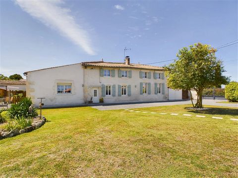 House in immaculate condition located between Jonzac and Montendre, it consists of 9 rooms spread over 2 independent dwellings, each with their own private terrace. The main house consists on the ground floor of an entrance hall, a very large kitchen...