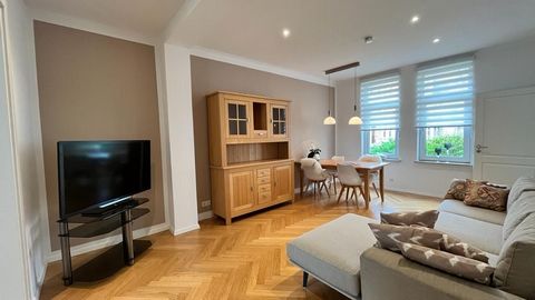 Döhren, very nice, openly designed 3 room flat with balcony to feel good. The rooms (bedroom, study, living room) are openly connected. Rental periods from 3 months, non-smoking flat. Equipment Layout Living room, bedroom, study, bathroom, kitchen, h...