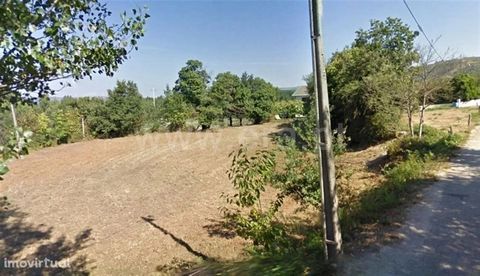 Land for construction with 5,160 m2 in Quinchães Land with: total area of 5,160 m2 construction area of 2,700 m2; good access; quiet area; excellent sun exposure. Parish of Quinchães Quinchães is a parish in the municipality of Fafe, with an area of ...