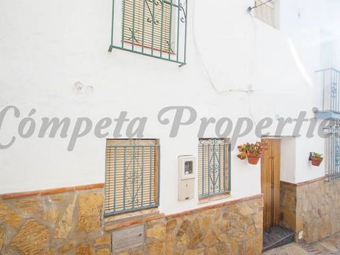 Townhouse in Archez, 4 bedrooms, 2 bathrooms and a lovely terrace.