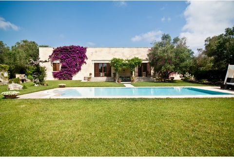 A traditional style Masseria villa in Southern Italy offers grandeur, elegance and the utmost in comfort. Built 12 years ago in local stone and surrounded by centuries-old olive trees, beautifully manicured private gardens, a swimming pool, an all-we...