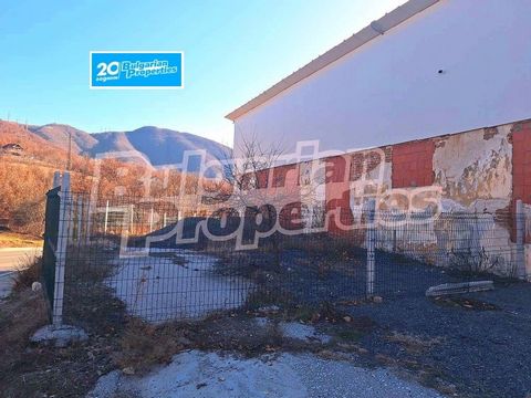 For more information call us at ... or 02 425 68 11 and quote the property reference number: Dpa 84004. Responsible broker: Nikolay Dimitrov We offer to your attention an industrial hall with an area of 1 300 sq.m. The building is located in the vill...