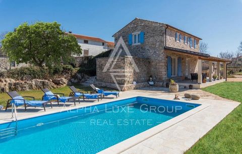 Modernized stone villa in Lovreč, Istria: Serene living with traditional charm Nestled on the outskirts of a picturesque village, just 16 km from Poreč and a short 12 km drive from pristine beaches, this striking stone villa offers a blend of serene ...