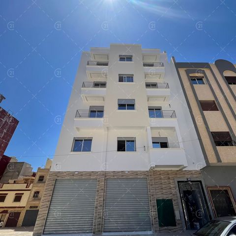 A very nice new apartment located in Tetouan and more precisely in the Al Wiqaya district, is offered for sale by your agency Century21 Tangier. Built on a surface of 90m2, it is composed of a spacious and bright living room located at the entrance, ...