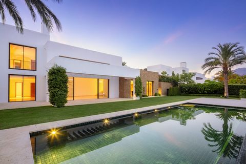 Nestled within the enclave of Green 10 in the Finca Cortesin resort, this villa exudes the charm of Ibiza-style residences The white structure, adorned with traditional Mediterranean stones, creates a captivating atmosphere for ultimate enjoyment. Se...