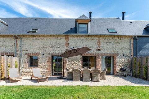 Willkommen im Maison Morny, einer außergewöhnlichen Residenz im Herzen der schönen Normandie, auf dem prestigeträchtigen Anwesen Maisons H Normandie. Eingebettet zwischen Apfelblüten bietet dieses charmante Doppelhaus ein einzigartiges Erlebnis, das ...