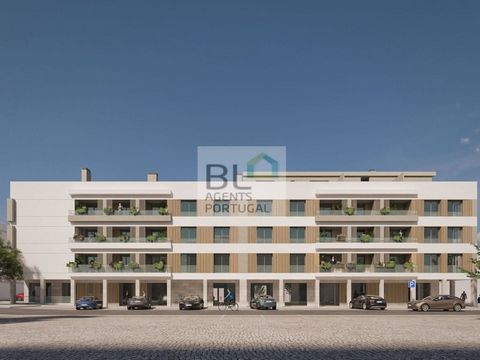 Stell dir vor, du lebst im Herzen der Algarve, wo sich Eleganz und Komfort in perfekter Harmonie treffen. Diese 3-Zimmer-Wohnung im Zentrum von Almancil ist mehr als nur ein Haus - sie ist ein Rückzugsort voller Eleganz und Ruhe. Beim Betreten wirst ...