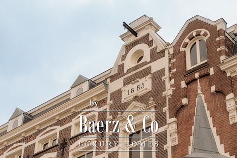 Weesperzijde 23 A3, 1091 EC AMSTERDAM Wonen aan de geliefde Weesperzijde, direct aan de Amstel, in een monumentaal en karakteristiek pand uit 1885. Dit bijzondere loft-appartement van ca. 237m² beschikt over drie ruime slaapkamers, een werkkamer, een...