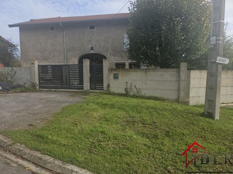 A découvrir très belle maison rénovée en Haute-Saône près de JUSSEY, proche VOSGES et HAUTE-MARNE. A finir de rénover en partie: grande pièce à vivre et en mezzanine: chambres, salle de bain, toilette. Habitable de suite sur une surface de 144 m2 de ...