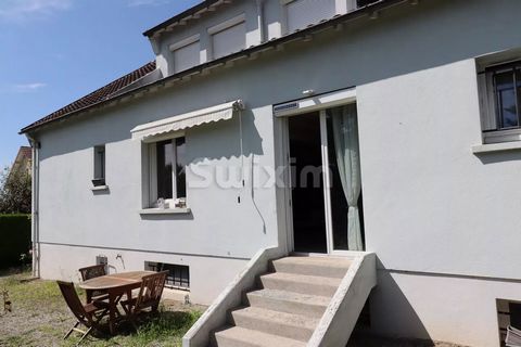 Ref 68904PM - Exclusive - Montchanin Large town house on a beautiful plot of 1800m2. Nearby, shops, primary school and college, accessible on foot. Heating, 1 city gas boiler in the basement and 1 Invicta wood stove in the living room. 2 bedrooms, 1 ...