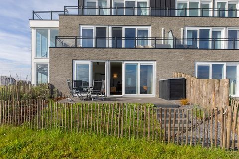 This ground floor apartment is located on the ground floor in the small-scale Vista Maris apartment complex, at the head of Sint-Annaland. From the garden you have a beautiful view of the Oosterschelde where every now and then a sailing boat appears ...