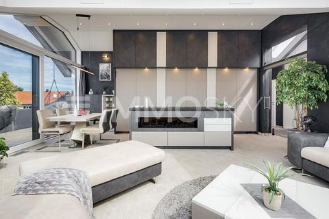 Diese luxuriöse Loftwohnung wurde von renommierten Interior-Designern mit viel Liebe zum Detail gestaltet. Der aufwendig verlegte Percorso White Feinsteinboden, die hochmoderne Küchentechnik mit Miele-Geräten sowie stilvolle Beleuchtungskonzepte und ...