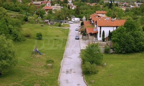 Agence SUPRIMMO : ... Nous vous proposons un terrain réglementé à vendre à Bistritsa près de Sofia. L’emplacement de la propriété est dans un endroit calme, paisible, verdoyant et communicatif grâce à son accès rapide à la rue principale. 'Nikola Kro...