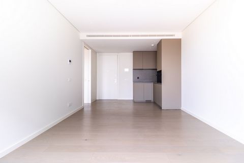 If you are looking to live in one of the most modern and sustainable developments in Lisbon, we have the right opportunity for you! 1 bedroom flat, consisting of kitchen and living room in open space, one bedroom and bathroom. Equipped with home auto...