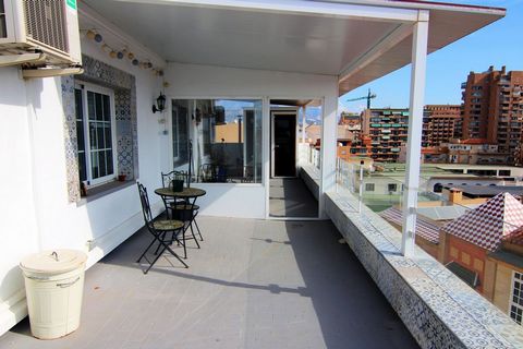 YOUR DREAM IS TO LIVE IN THE BEST LOCATION IN FUENGIROLA WITH PANORAMIC VIEWS OF THE SEA, HERE IS YOUR HOME! We present this wonderful penthouse apartment in the privileged central area of ​​Fuengirola, with 2 bedrooms (originally 3 bedrooms), which ...