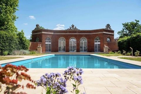 Price Range: £775,000 - £1,814,000 Discover a premier residential community set in 56 acres of parkland and surrounded by a 413-acre country park. This unique development offers an exceptional selection of new and refurbished homes, combining histori...