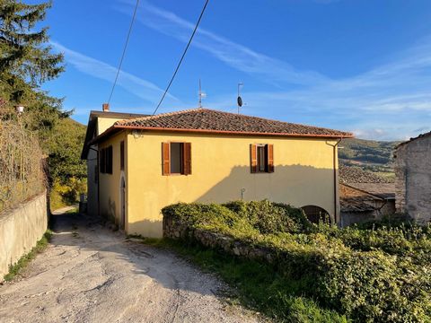 In the municipality of Norcia, we offer for sale a house with independent entrance, on two levels. The house is divided into two levels: on the ground floor there is a spacious tavern with fireplace, bathroom and living room. On the first floor there...