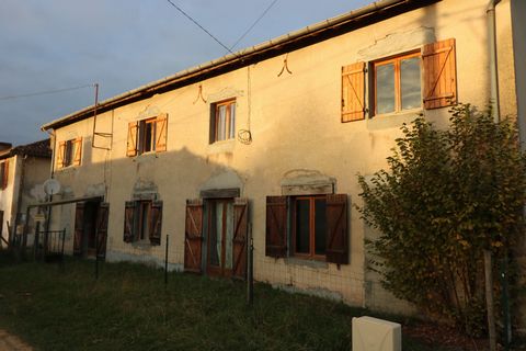 ROQUEFORT - REF: 4671 - FAMILY HOUSE - Contacter NATHALIE au ... ou XAVIER AU ... LES AGENCES EURO IMMOBILIER DE BAZAS ET SORE VOUS PRESENTENT A 25 mintes de Mont de Marsan et de Captieux, située au coeur d'un charmant village, maison à étage environ...