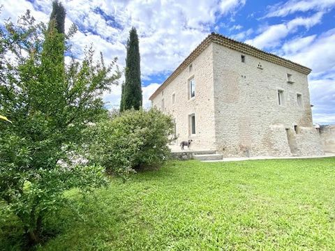 Exceptional farmhouse with pool in Viviers ref: 008 SC. Viviers. Discover this magnificent Provencal farmhouse located in Viviers, offering approximately 266 m² of living space. This exceptional property includes 10 rooms, including 5 spacious bedroo...