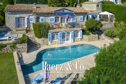 Located 15 minutes from Valbonne, on the heights of Magagnosc in one of the most residential areas of Grasse, provençal property enjoying a spectacular view extending to the sea. You will love the carefully chosen decoration, the terra cotta, the sto...