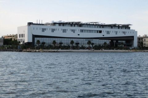 Beveiligde residentie, ideaal gelegen aan de rand van de Thau-vijver en het thermale etablissement. Balaruc les Bains, L'Etang de Thau is een zeewatervijver, zeer ondiep en daarom perfect voor gezinszwemmen met kinderen. Het Etang de Thau, met een ui...