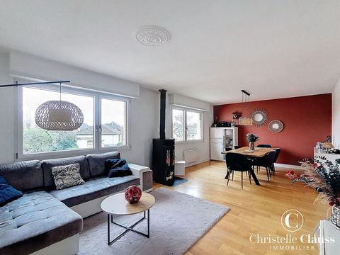 EXCLUSIVITEIT CHRISTELLE CLAUSS INTERACTIEVE VERKOOP Ontdek deze uitzonderlijke DUPLEX van 131 m2, gelegen op de 1e en laatste verdieping van een goed onderhouden condominium uit 1974. Dit zeldzame pand combineert ruimte, helderheid en comfort en wor...