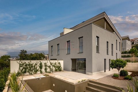 A house is available located in beautiful Kostrena. Modern low-energy house with solar panels. Discover your new oasis of comfort and sustainability! This stunning house comes with a range of exceptional features that guarantee quality living. Key Fe...