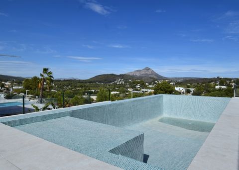 Located in the prestigious Cap Martí - Pinomar area of Javea, this modern villa boasts a prime location with breathtaking views of the iconic Montgo Mountain. The neighborhood is peaceful and surrounded by nature, offering tranquility while still bei...