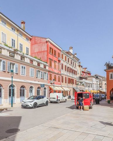 Location: Istarska županija, Rovinj, Rovinj. Istria, Rovigno, centro Questa eccezionale proprietà si trova nel cuore del centro storico di Rovigno, a soli 50 metri dal bellissimo Mare Adriatico e da tutte le principali comodità che la città offre. Di...