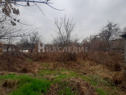 Номер в базе компании: 26891101. Продажа участка Ростовская обл., г. Каменск-Шахтинский, район - Центр. Площадь участка 5.5 соток, свет, вода в доме, газ по меже. Назначение земли: индивидуальное жилищное строительство. Участок находится на спокойной...