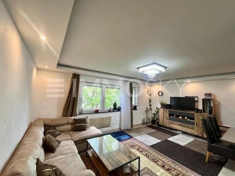 Te koop is dit charmante appartement aan de Schumannstraße in Ludwigsburg, dat een gezellige woning biedt op een van de meest gewilde locaties in de stad. Dankzij de centrale ligging profiteert u van de nabijheid van winkels, restaurants en openbaar ...